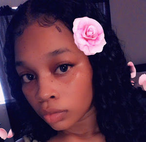 Meet your Posher, Royneshia